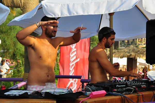 Champagne Shower @ Edde Sands